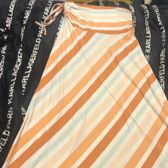 Patsgonia maxi skirt - wore once so EUC. Size small - Picture 3 of 6